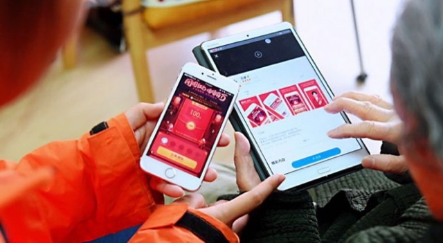 银发族与红包热:新潮流下的现象观察 银发族与红包热:新潮流下的现象观察