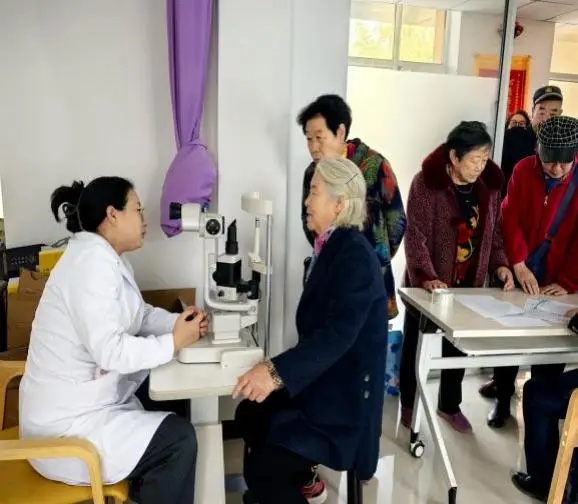 蓝莓叶黄素脂:守护老年人的光明“视”界 蓝莓叶黄素脂:守护老年人的光明“视”界
