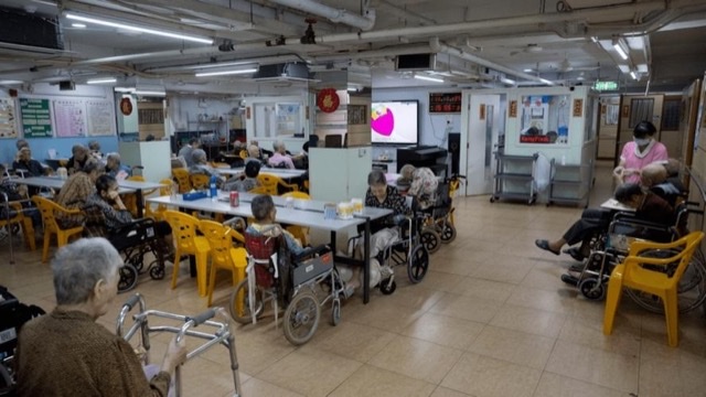 智慧养老:香港养老政策不断演进,积极应对老龄化挑战 智慧养老:香港养老政策不断演进,积极应对老龄化挑战