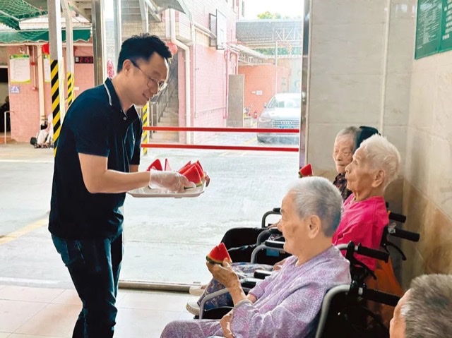 智慧养老:香港养老政策不断演进,积极应对老龄化挑战 智慧养老:香港养老政策不断演进,积极应对老龄化挑战