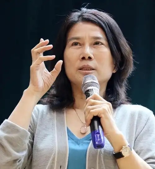 董明珠之姿:映照老年人养生之道 董明珠之姿:映照老年人养生之道