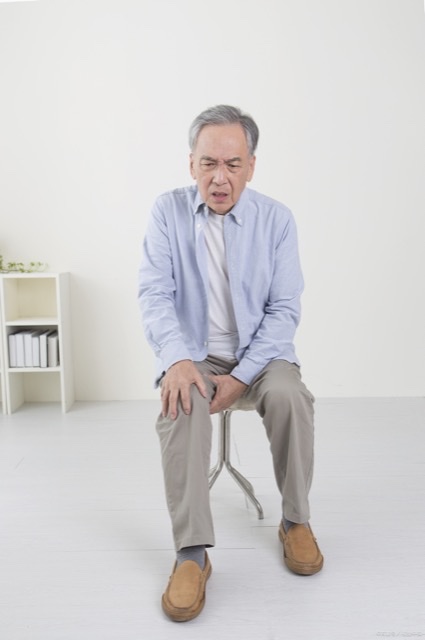 关爱老年人:关节炎与骨质疏松的防治之道 关爱老年人:关节炎与骨质疏松的防治之道