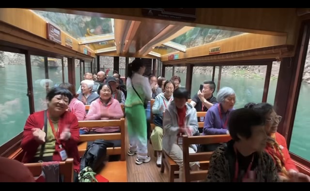 三峡寻幽:山水画卷中的诗意航行 三峡寻幽:山水画卷中的诗意航行