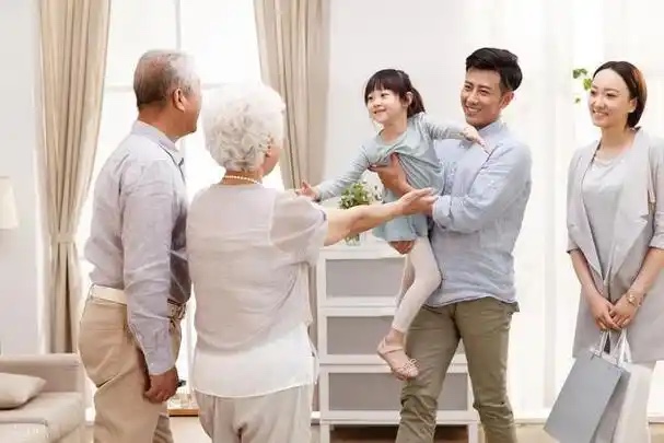 迟来的理解:岁月裂痕后的亲情缝合 迟来的理解:岁月裂痕后的亲情缝合