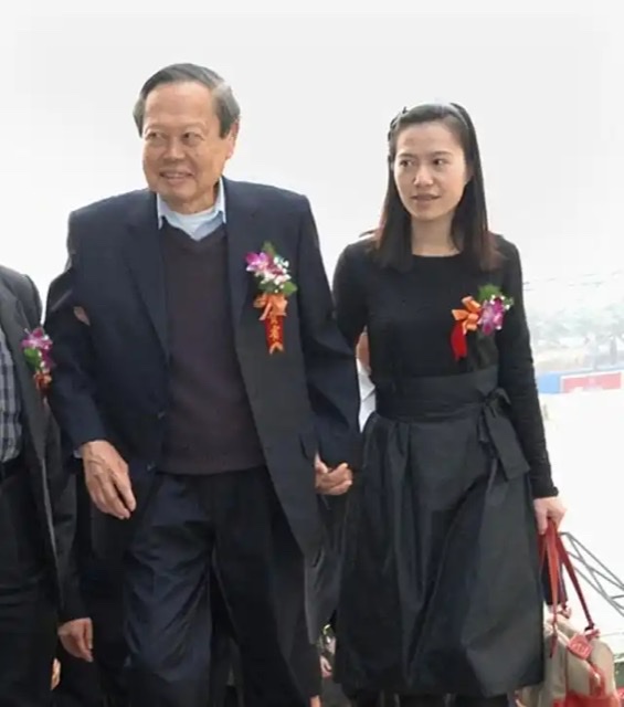 杨振宁的健康与生活智慧:翁帆透露背后的三大要求 杨振宁的健康与生活智慧:翁帆透露背后的三大要求