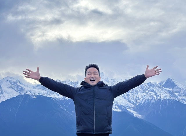 老年康养旅游推荐官高乾坤:用爱心与责任,编织老年旅游多彩画卷 老年康养旅游推荐官高乾坤:用爱心与责任,编织老年旅游多彩画卷