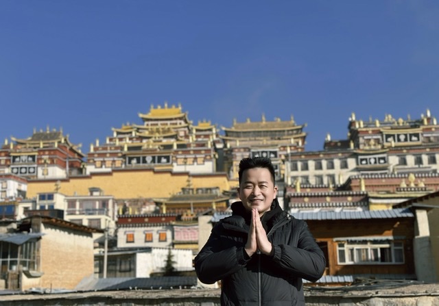 老年康养旅游推荐官高乾坤:用爱心与责任,编织老年旅游多彩画卷 老年康养旅游推荐官高乾坤:用爱心与责任,编织老年旅游多彩画卷