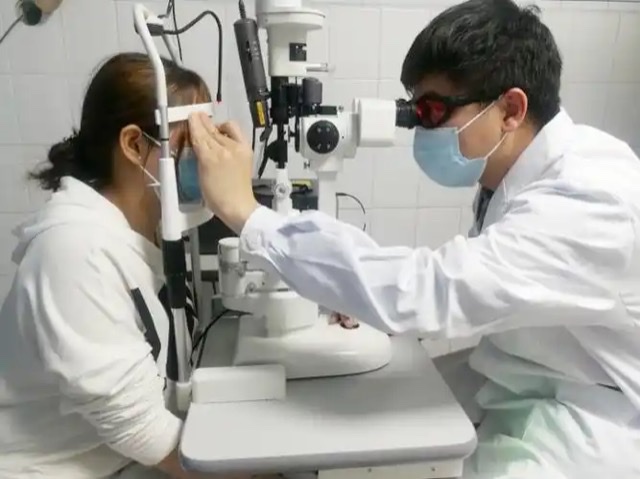眼睛“亮红灯”:这些症状或是大病的隐秘预警 眼睛“亮红灯”:这些症状或是大病的隐秘预警