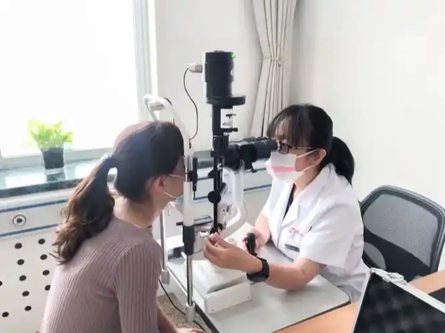 眼睛“亮红灯”:这些症状或是大病的隐秘预警 眼睛“亮红灯”:这些症状或是大病的隐秘预警