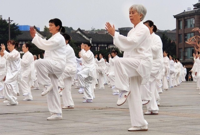 运动 + 营养:解锁老年健康密码的“黄金组合” 运动 + 营养:解锁老年健康密码的“黄金组合”