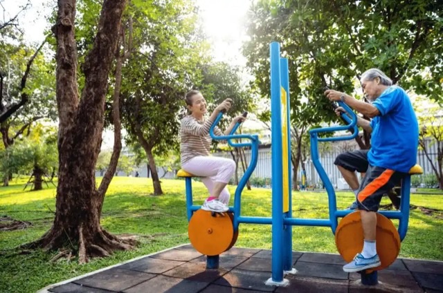 运动 + 营养:解锁老年健康密码的“黄金组合” 运动 + 营养:解锁老年健康密码的“黄金组合”