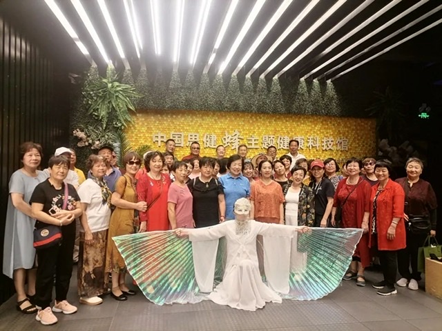 红歌奏响 体验非凡——红歌合唱队走进思健 红歌奏响 体验非凡——红歌合唱队走进思健