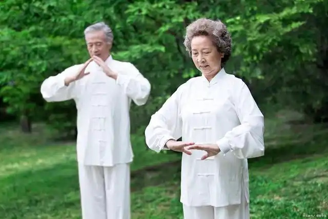 夏天错误锻炼方式:埋下健康隐患的“定时炸弹” 夏天错误锻炼方式:埋下健康隐患的“定时炸弹”