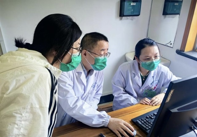小芳专访谈文峰教授:从江都中医院到江苏省人民医院的医者之路 小芳专访谈文峰教授:从江都中医院到江苏省人民医院的医者之路
