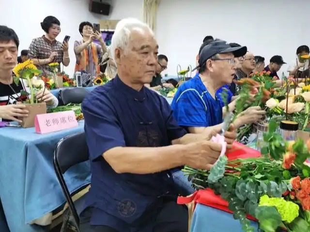 “新老人”重塑老年大学:不止于学,更在于“活”出精彩 “新老人”重塑老年大学:不止于学,更在于“活”出精彩