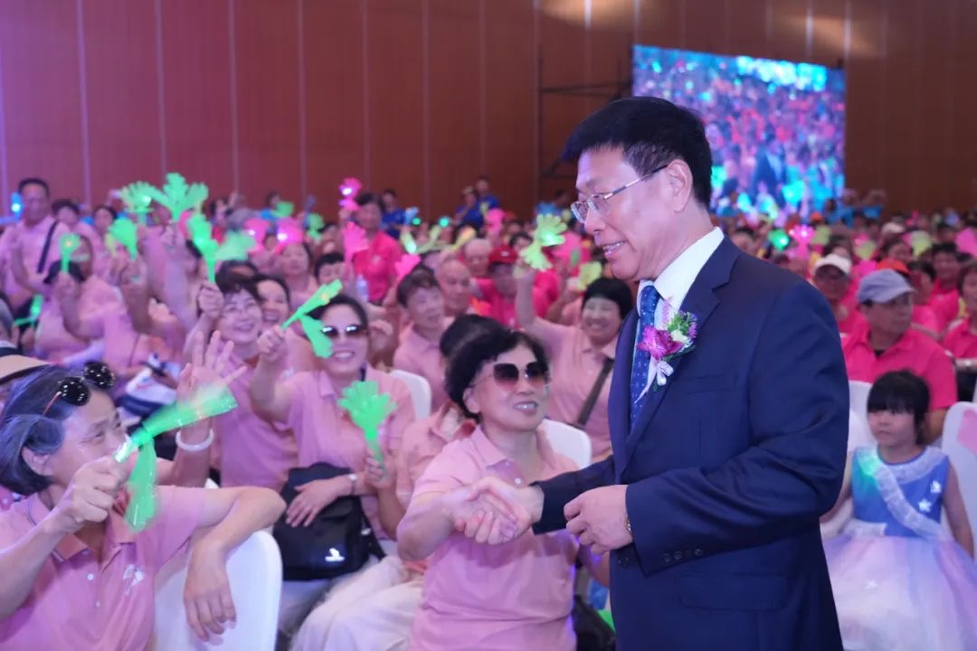 向新而行 未来已来:百岁园21周年盛典点亮主动健康新坐标 向新而行 未来已来:百岁园21周年盛典点亮主动健康新坐标