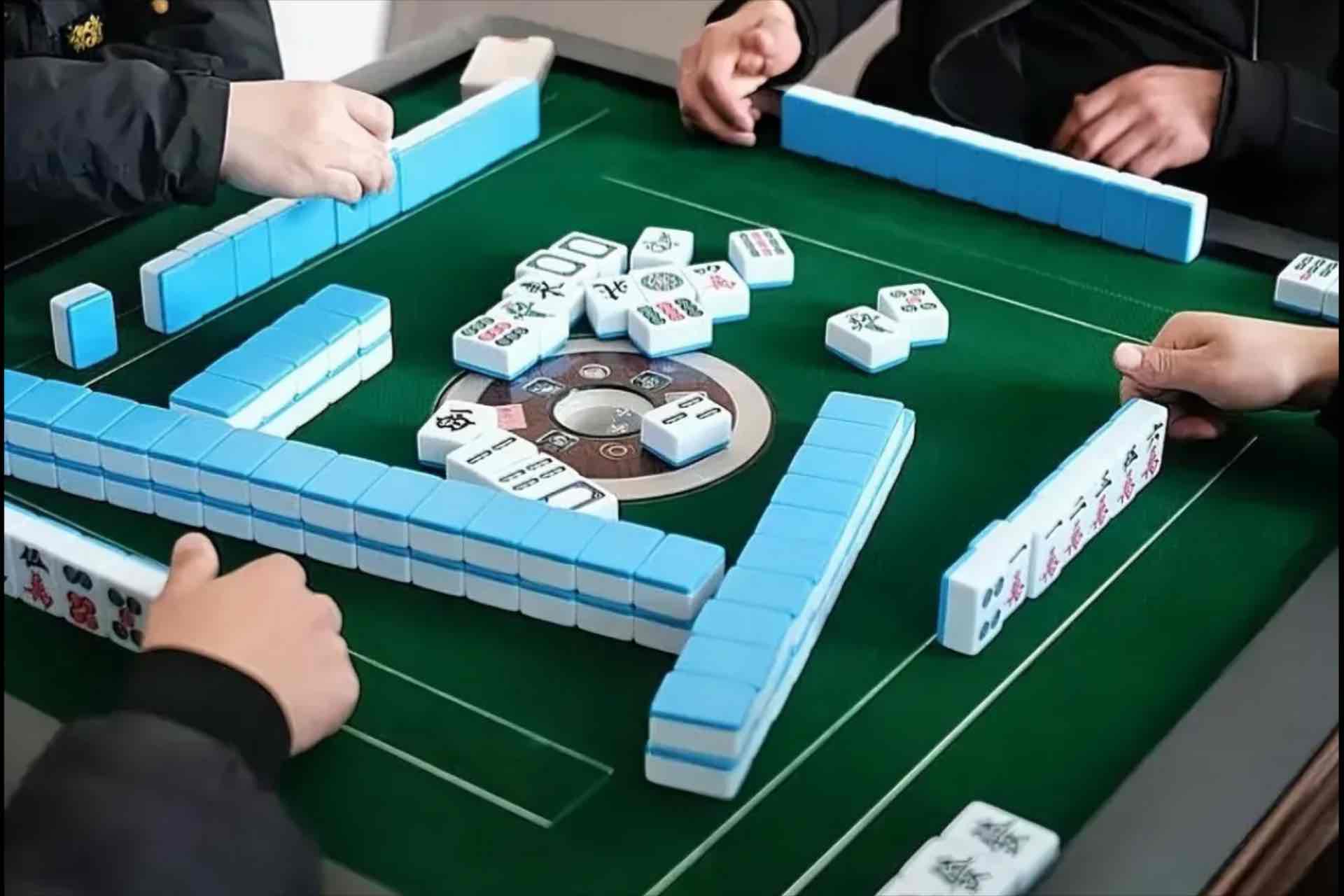 医生提醒:人到中年,宁可约友小聚,也别在家做这件“耗身事” 医生提醒:人到中年,宁可约友小聚,也别在家做这件“耗身事”