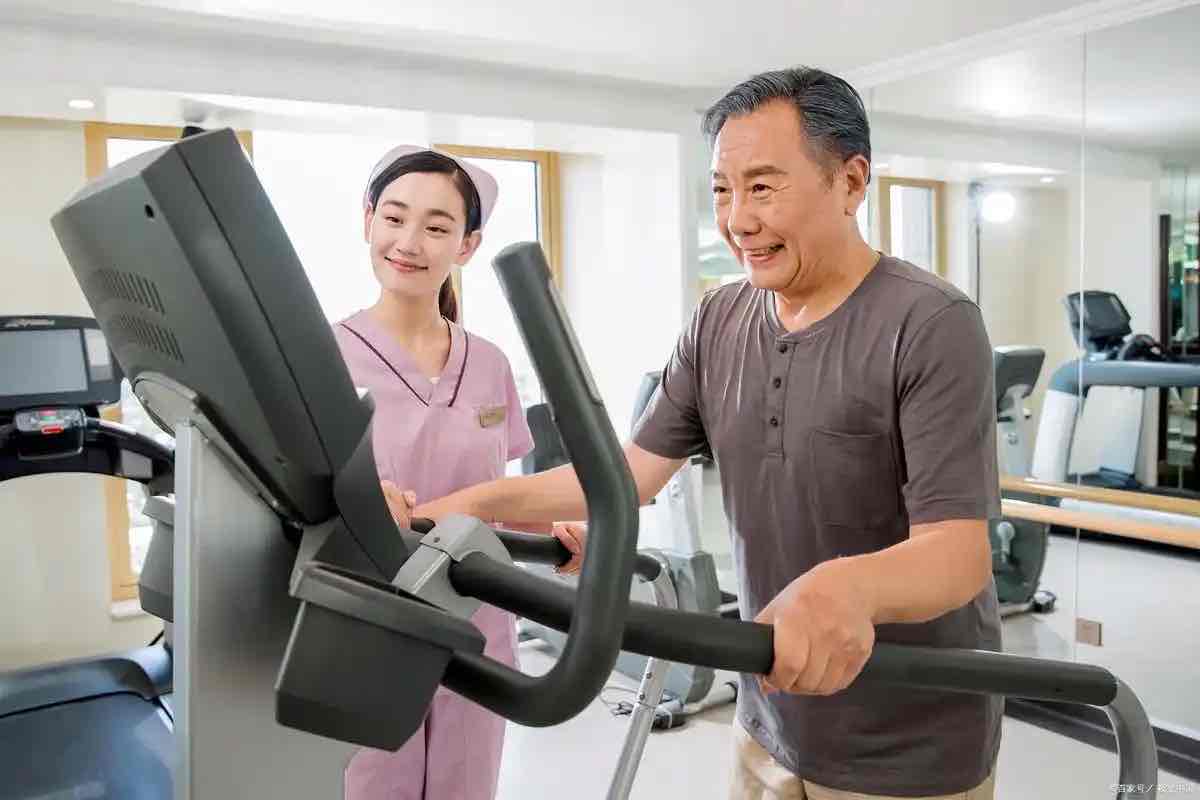 中老年人想让脑子变灵光?5个0成本小妙招,简单到每天都能做! 中老年人想让脑子变灵光?5个0成本小妙招,简单到每天都能做!