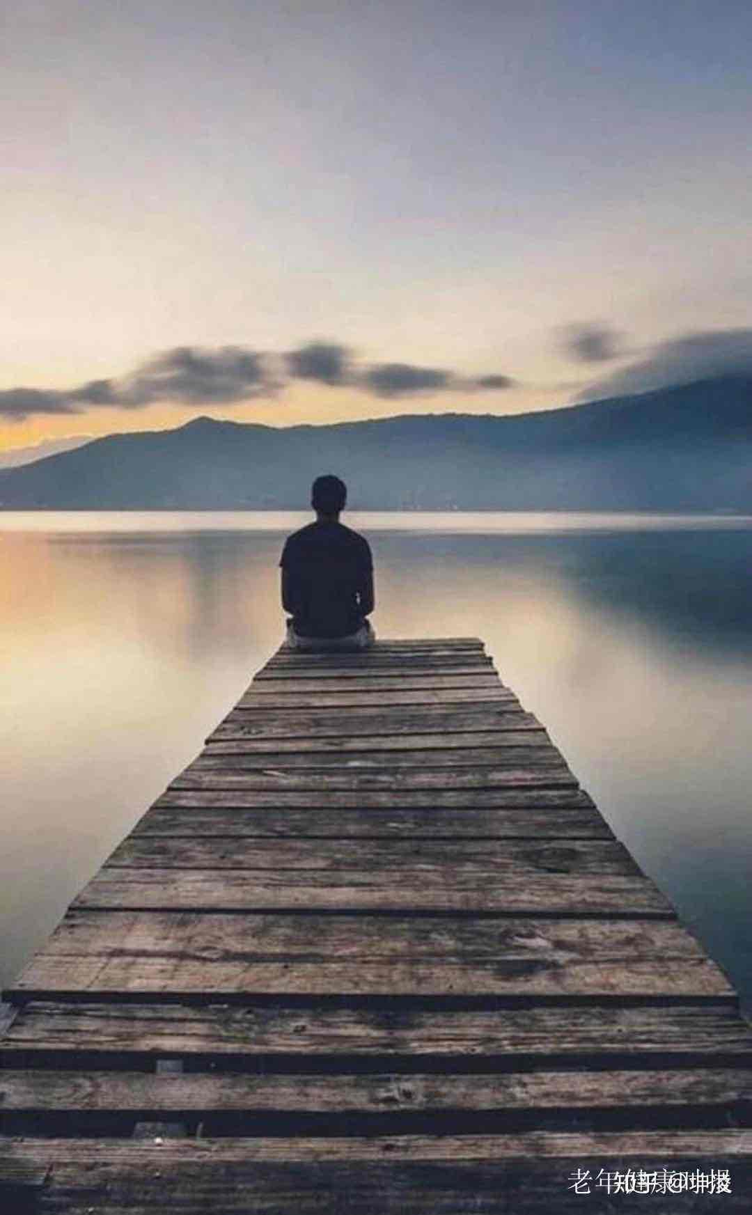 活在瞬间:于无意义中雕刻永恒 活在瞬间:于无意义中雕刻永恒