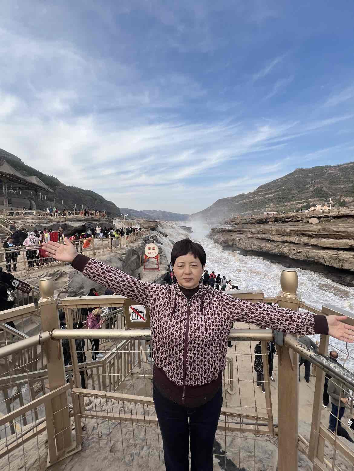 壶口听涛:为银发之旅铺就安全与震撼的旅程 壶口听涛:为银发之旅铺就安全与震撼的旅程