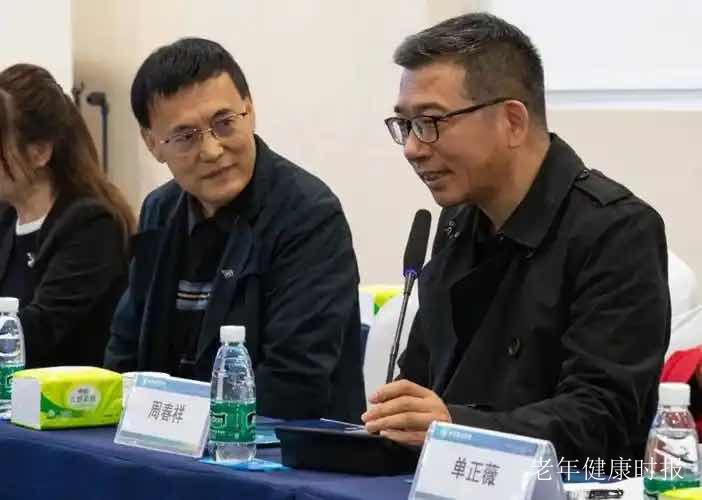 南京自然医学会会长周春祥万米高空救急 联手机组谱写生命守护佳话 南京自然医学会会长周春祥万米高空救急 联手机组谱写生命守护佳话