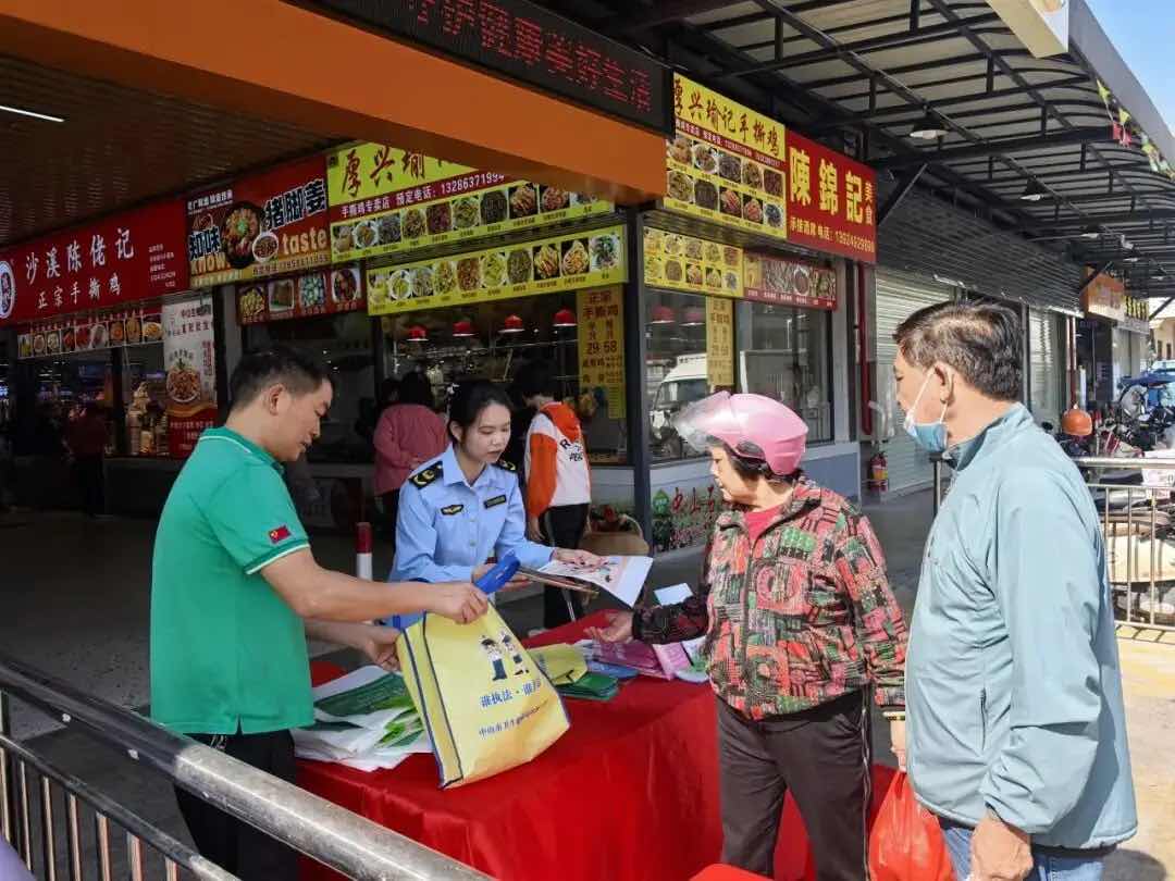 保健品科普:不止“防骗”更要“识真” 教老人精准选对健康助力 保健品科普:不止“防骗”更要“识真” 教老人精准选对健康助力