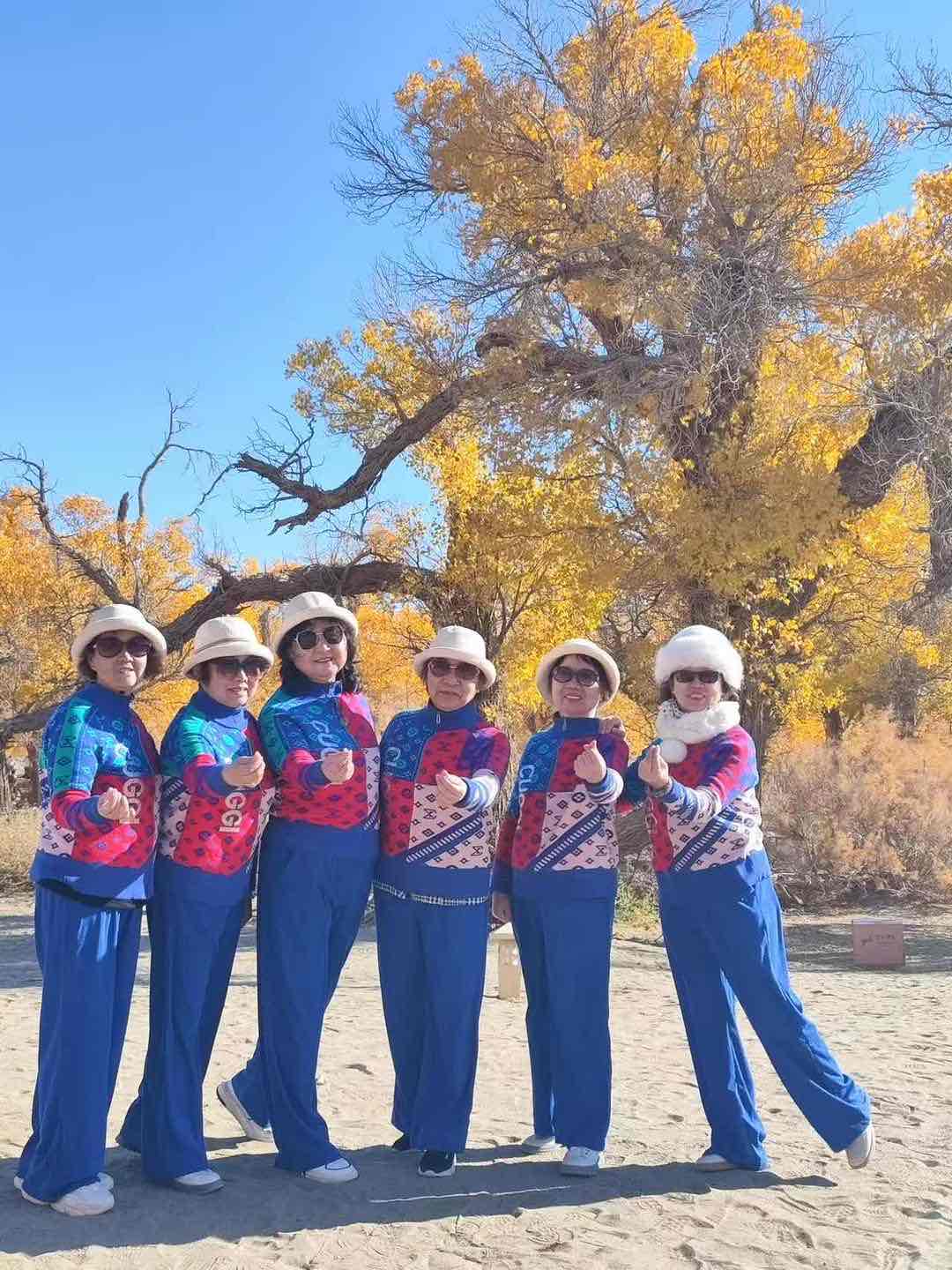 慢享旅途时光 老年人的快乐很简单 慢享旅途时光 老年人的快乐很简单