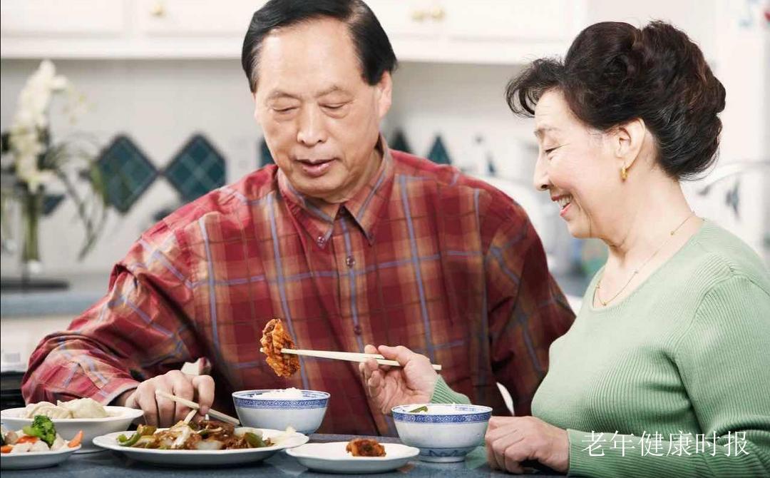 别忽视吃饭的小改变!老年人读懂这些信号,吃得健康、活得舒心 别忽视吃饭的小改变!老年人读懂这些信号,吃得健康、活得舒心