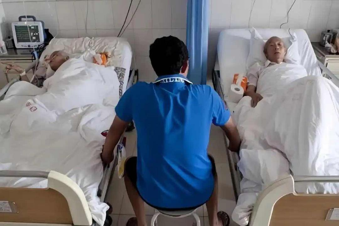 �����ġ��񡱣���ĸ��������������Ů�����ǣ��