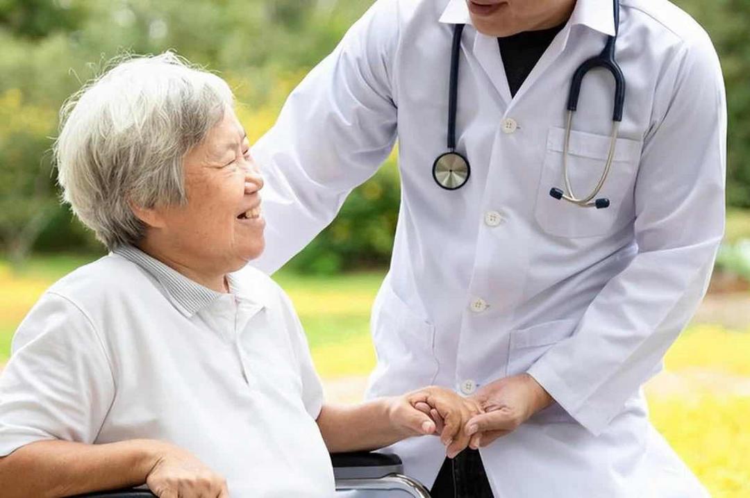 从“治病”到“防病” 从“千人一方”到“一人一策” 从“治病”到“防病” 从“千人一方”到“一人一策”