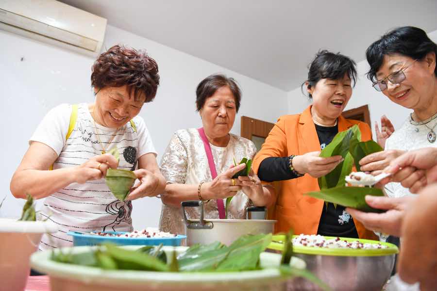 别让“别人的喜欢”绑架你的晚年,活出自我,才是健康的底色 别让“别人的喜欢”绑架你的晚年,活出自我,才是健康的底色