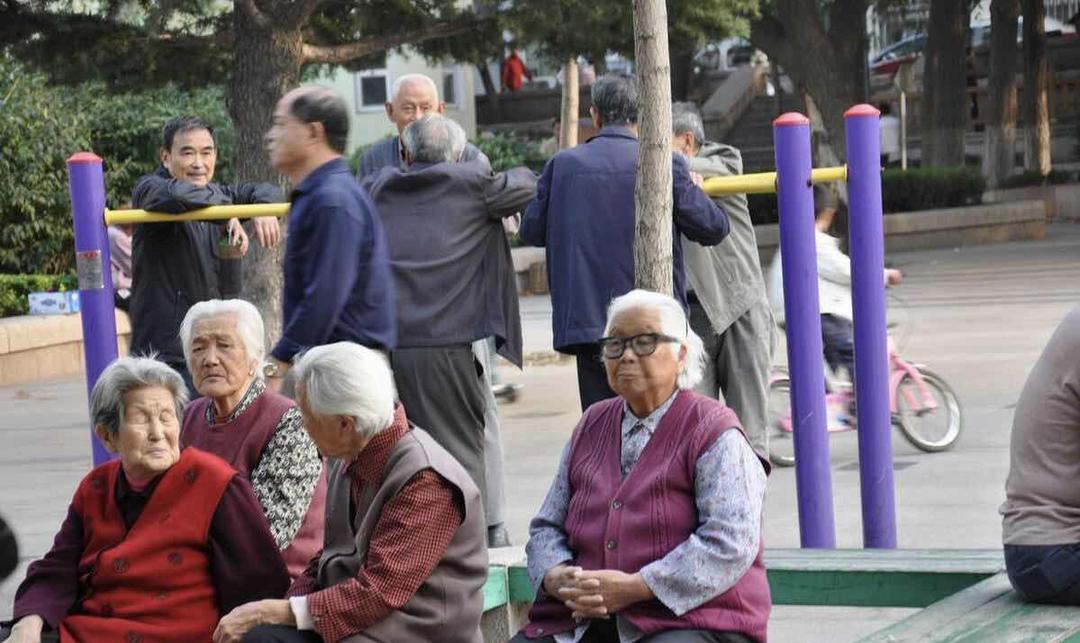 别让“别人的喜欢”绑架你的晚年,活出自我,才是健康的底色 别让“别人的喜欢”绑架你的晚年,活出自我,才是健康的底色